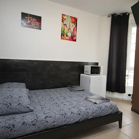 09 - Chambre Proche Paris Et Transports Avec Tv Wifi Saint-Denis  Exterior photo